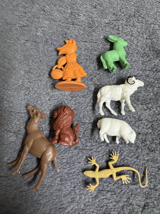 Игрушки  разные реденькие