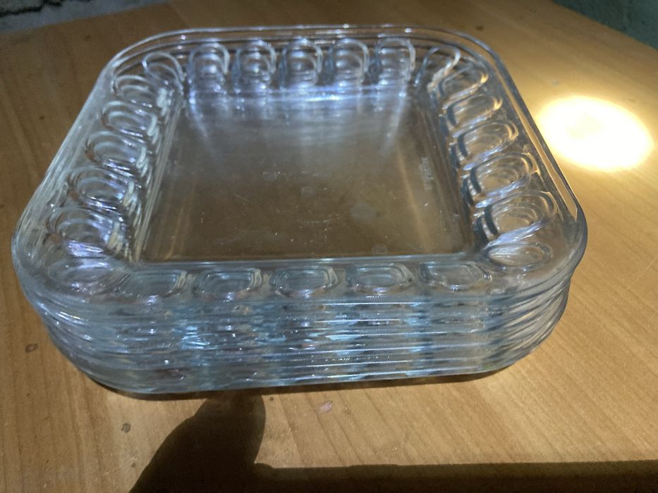 Стеклянные тарелки