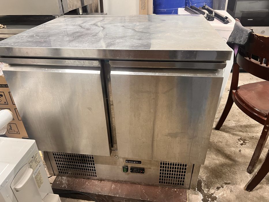 Пароконверкомат, холодильный стол