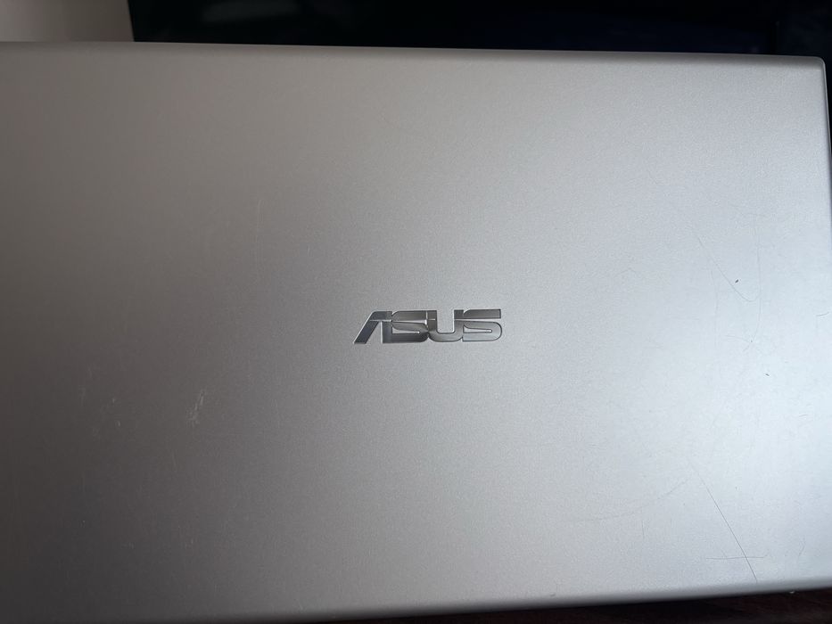 Asus VivoBook 15