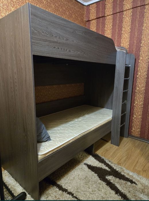 Продам двухъярусную кровать