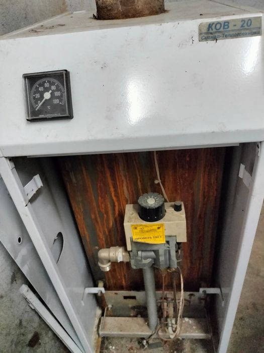 Продам газовый отопительный котел