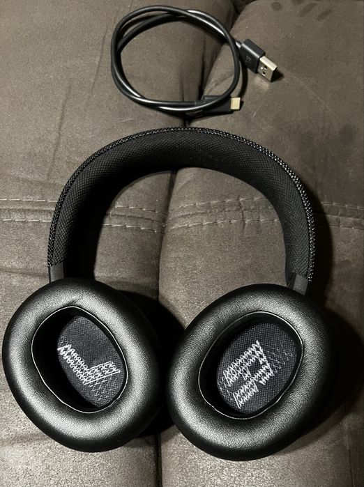 JBL Live 660NC Bluetooth Слушалки