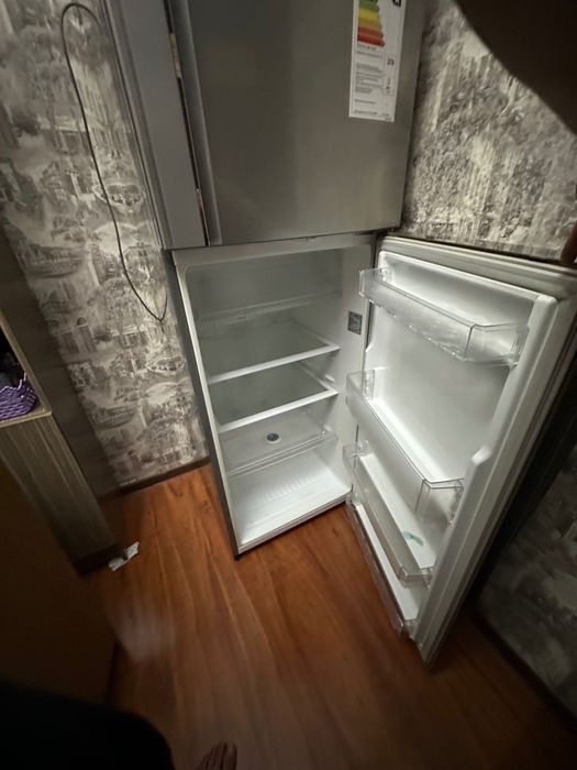 продаю холодильник