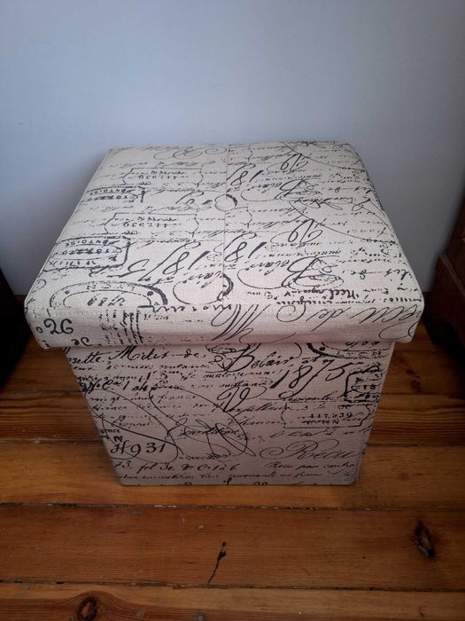 Пуфик-коробка складной.