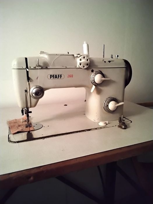Швейная машина Phaff