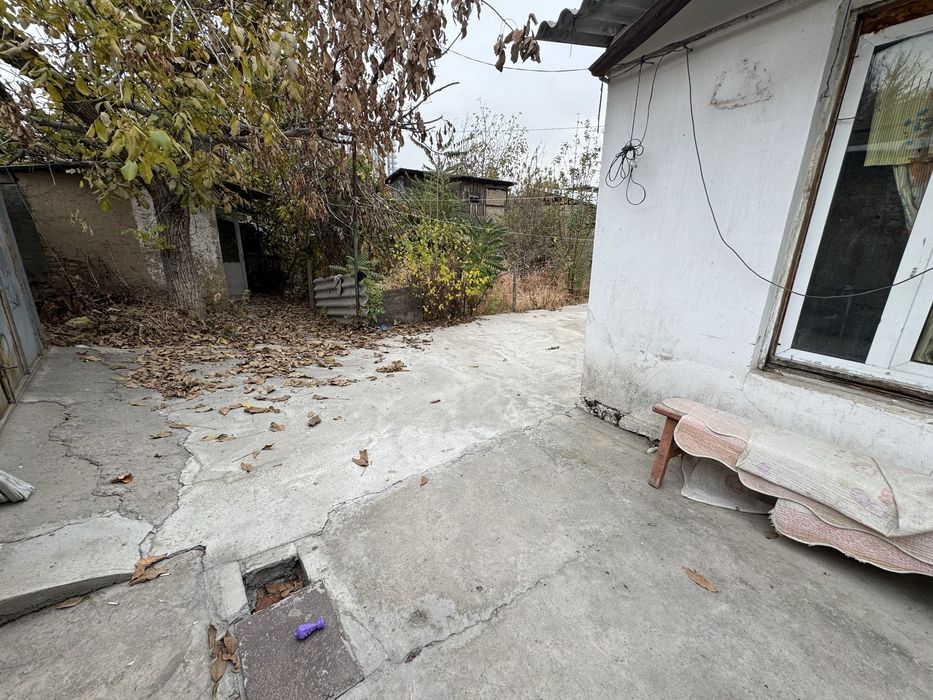 Срочно! Выкуп цена! 5 соток. Фасад 27 метров. Фаргона йули.