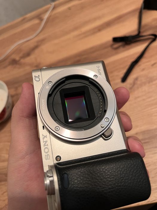 продам камеру sony a6000