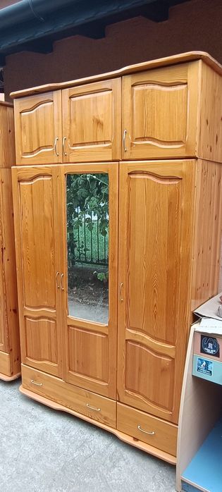 Гардероби маса и легло