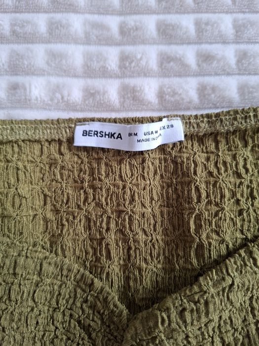 Дамска блуза Bershka с дълъг ръкав - маслинено зелена