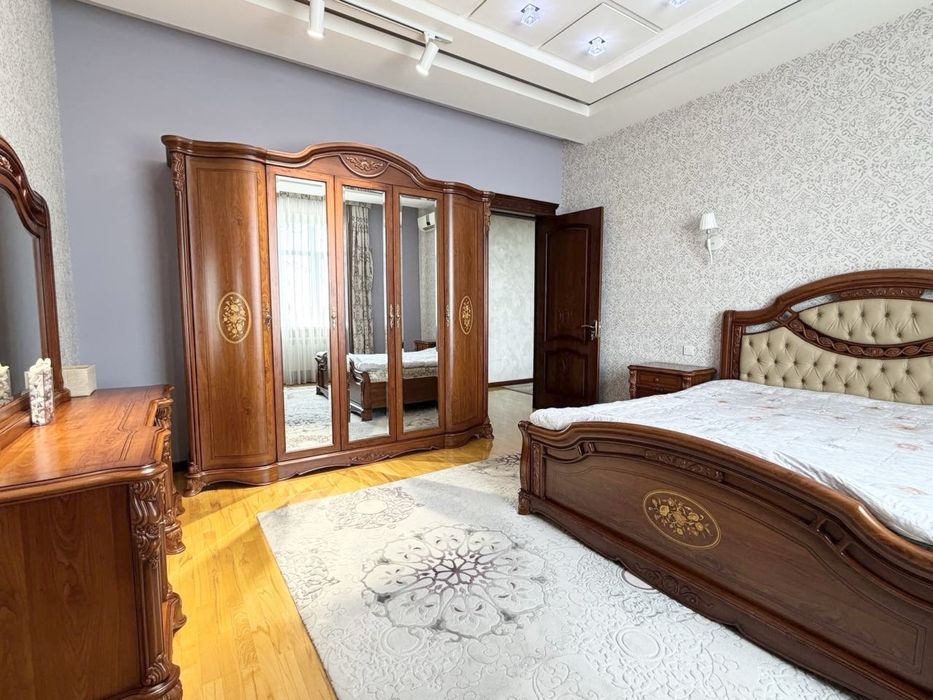 Сдается в аренду 4 комнатная квартира 180 м.кв в элитном доме "Габус".