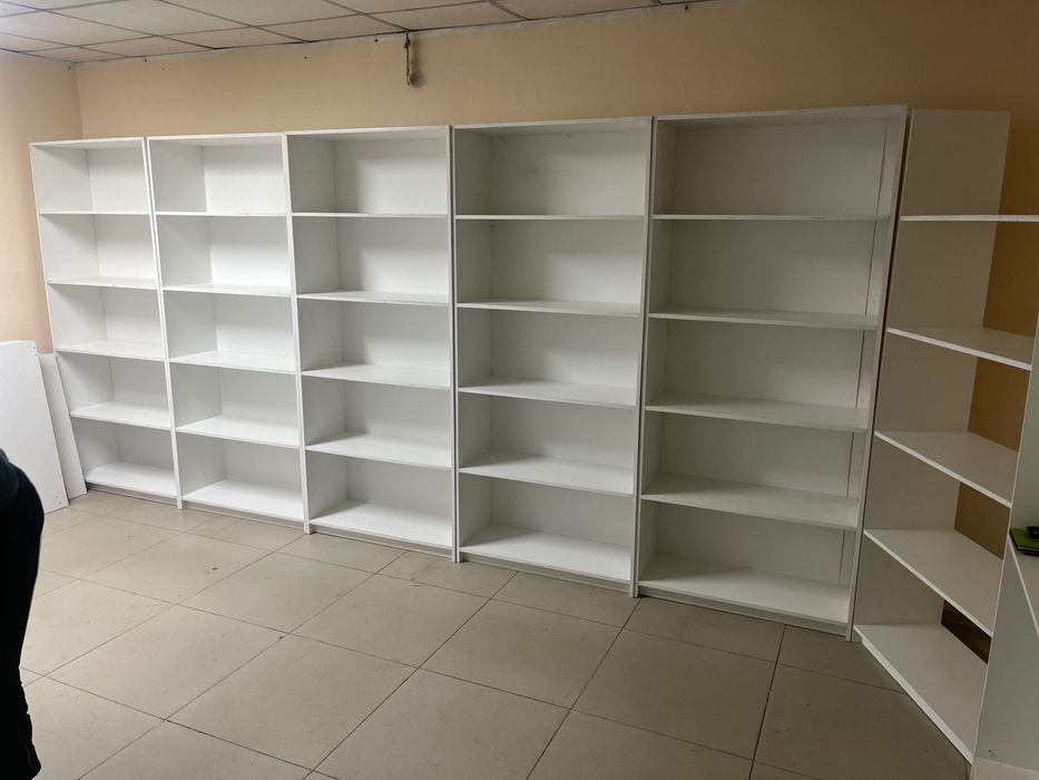 Готовые переносные витрины полки