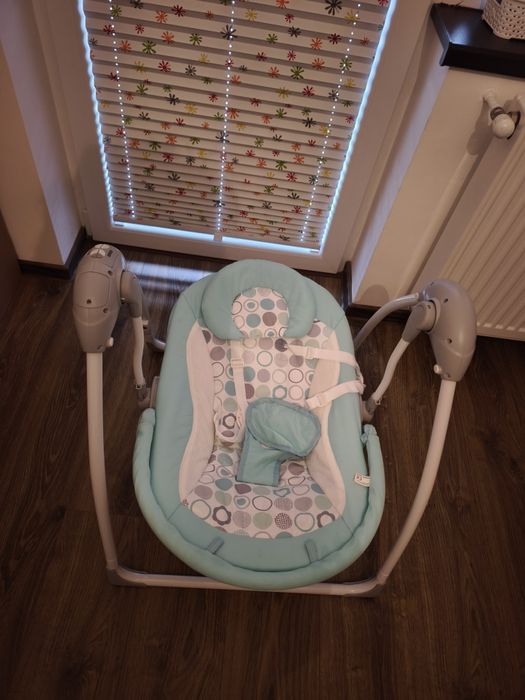 Leagăn electric pentru bebeluși