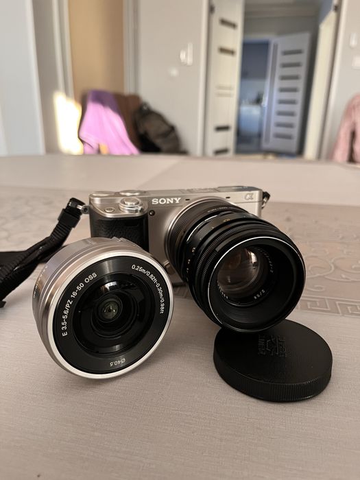 Срочно продам камеру Sony a6000