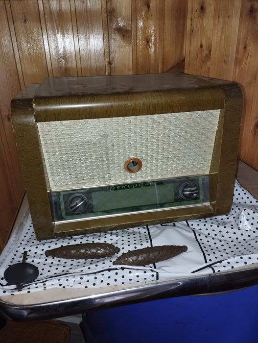 Продам радио, Рекорд 60.Раритет.