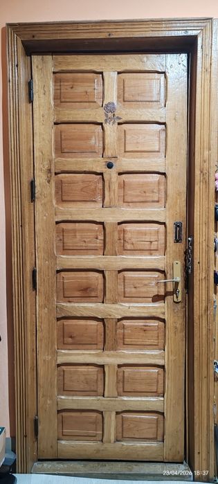 Ușă din lemn masiv de stejar Ușă intrare