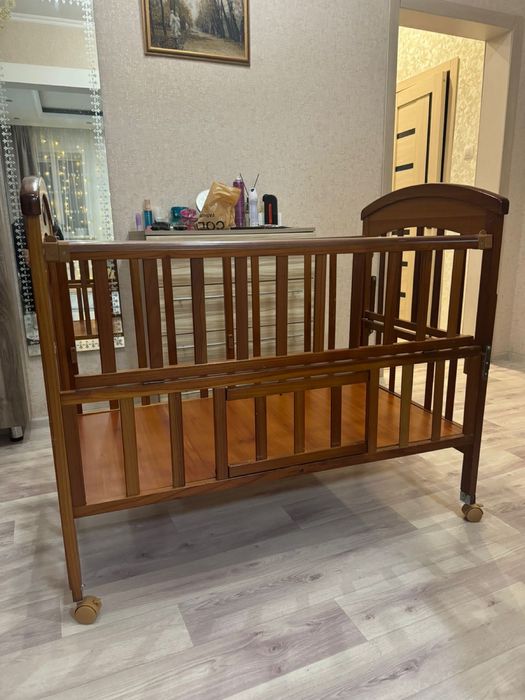 Продам детскую кроватку