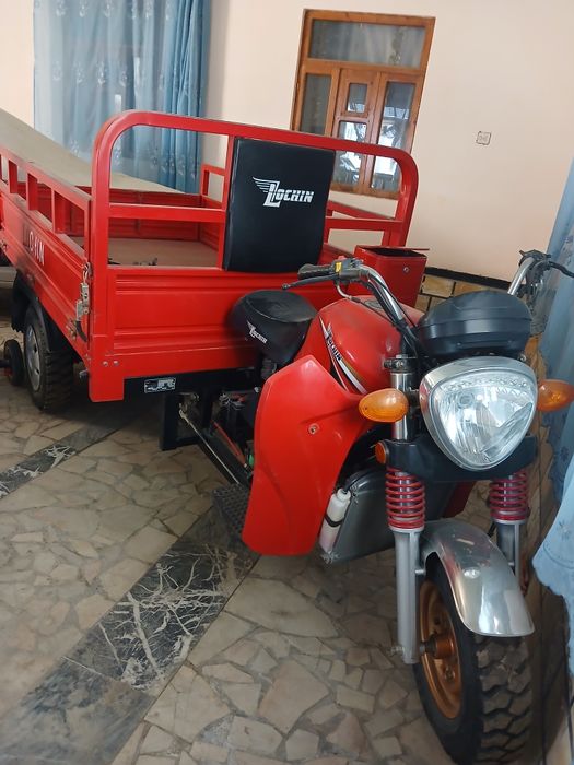 Лочин мотосикл сотилади