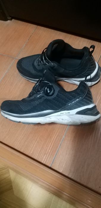 Полусапожки  замшевые и кеды и спортивные кроссовки