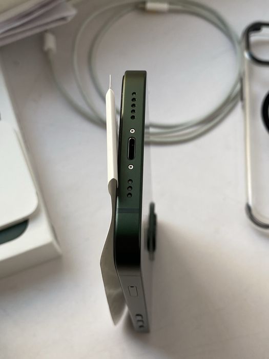 iphone 13 128 ГБ срочно