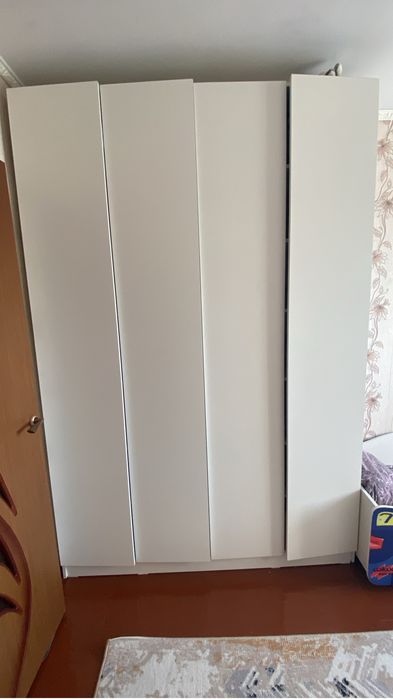 Большой вместительный шкаф в хорошем состоянии