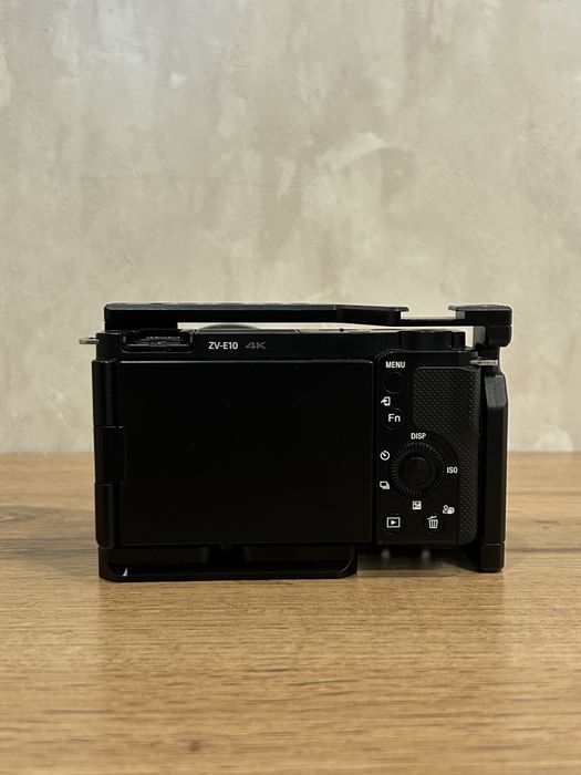 SONY ZVE-10 с клеткой