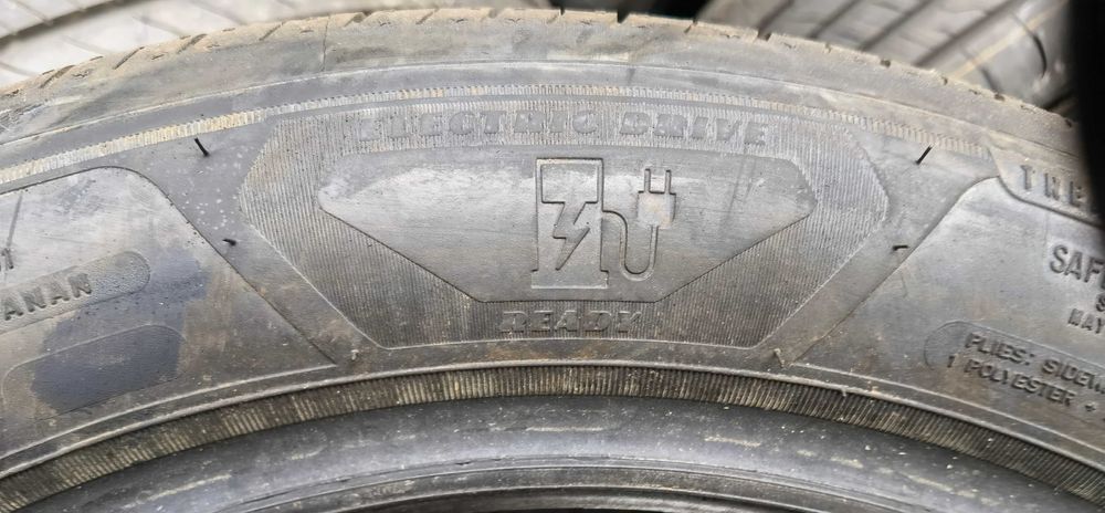 Чисто НОВИ 205 50 17 Goodyear
