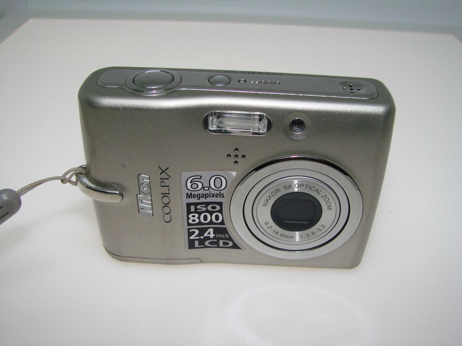 Nikon Coolpix L11 - Надежден и Компактен фотоапарат 6MP, 3x оптичен