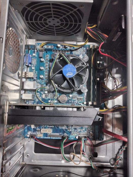 Core i5 3450, GTX650, HDD 500gb.