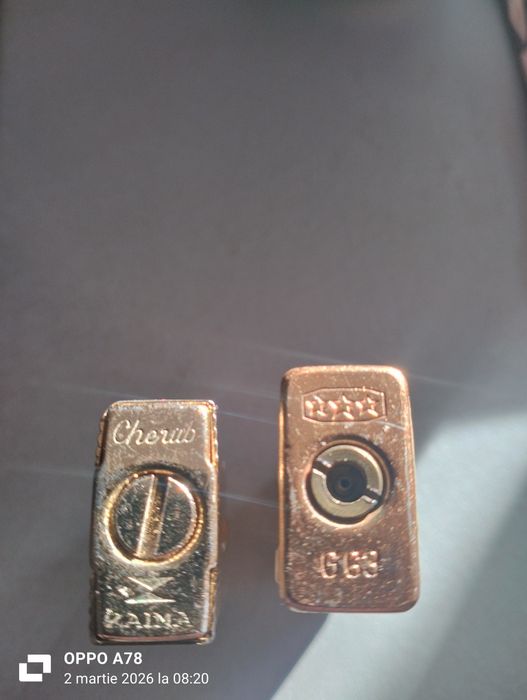 Vând brichete veche