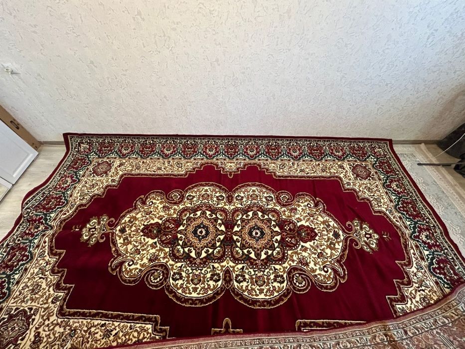 Продам ковер в хорошим состояний