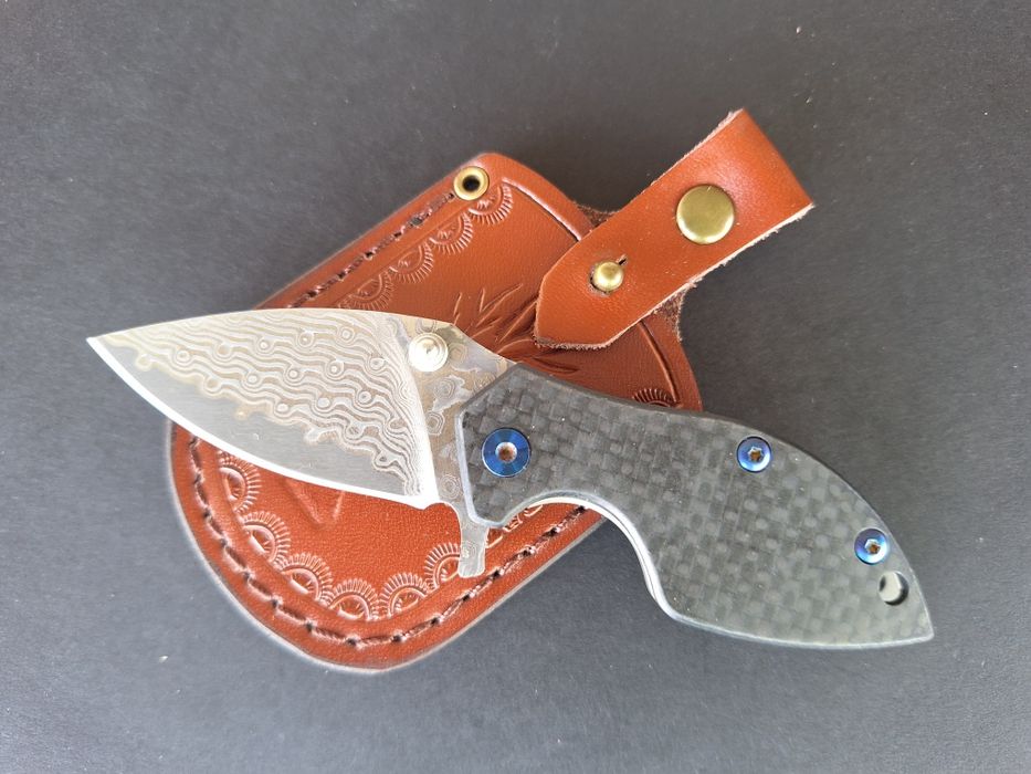 Сгъваем мини нож от дамаска стомана VG-10 и дръжка от карбон