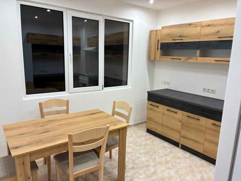 Дава се под наем Четиристаен апартамент в София, Модерно предградие - 116 кв.м за 700 € - Снимка #3