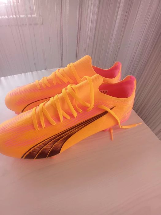Vând ghete fotbal Puma Ultra Match