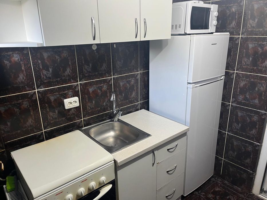 Inchiriez apartament cu o camera zona complex