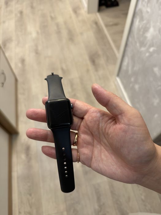 Продам Apple watch 3 , 38 мм.