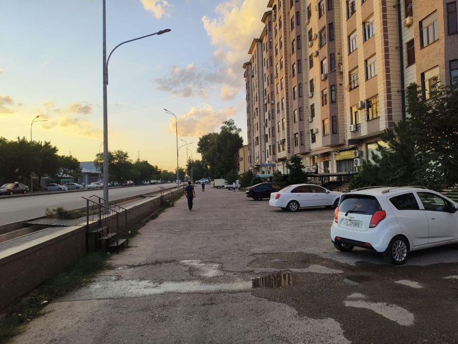 Pol padval sotiladi 151 kv
