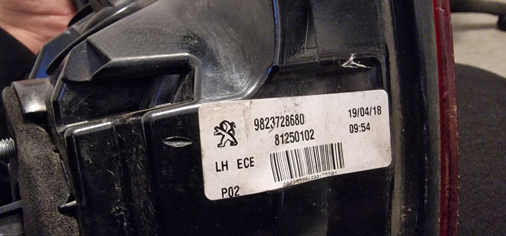 Lampa Stop Stanga Peugeot 308 2015-2019 cod 9823728680