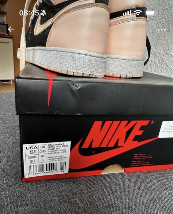 Adidasi Jordan air nike