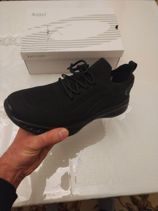 Кроссовки новый размер 43