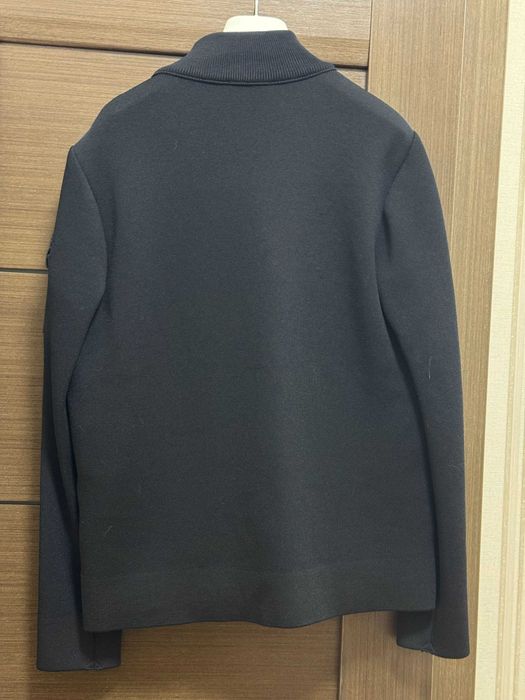 Продам кофту утепл мужскую Monclear размер М