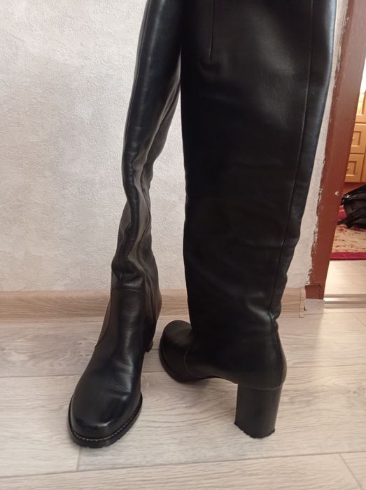 Продам демисезонные сапоги