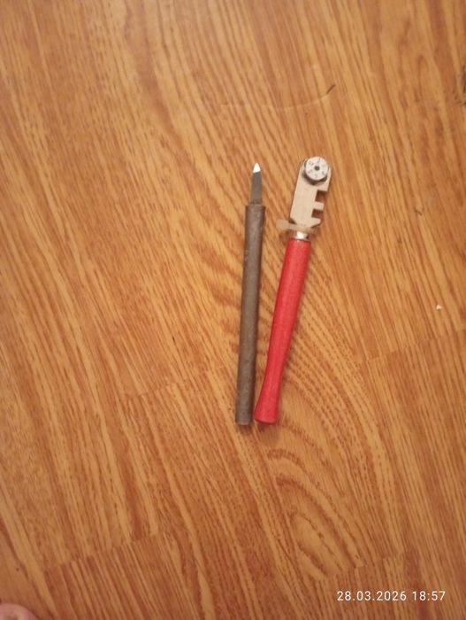 стеклорез и победитовый резак