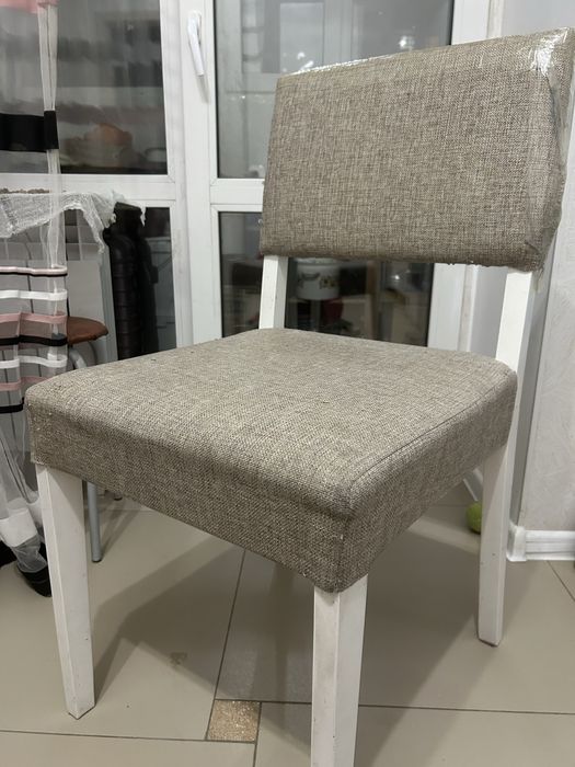 Продам  четыре кухонных стула