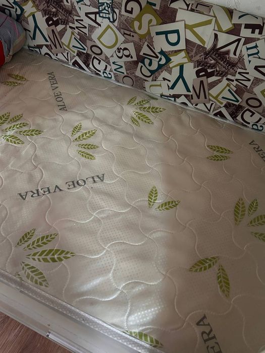 Продам двухяростную кровать