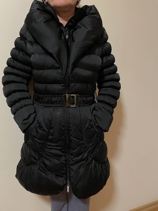 Geaca Moncler nepurtata