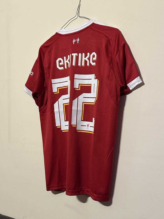 Тениска на Liverpool FC с Ekitike и баджове на Шампионска Лига - НОВА!