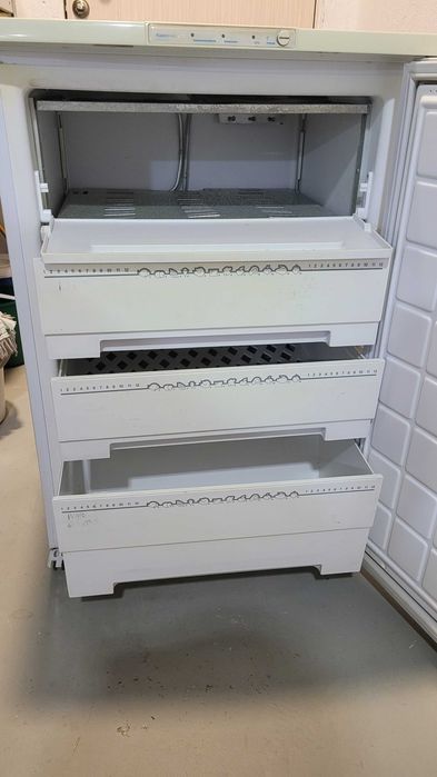 Морозильник Бирюса