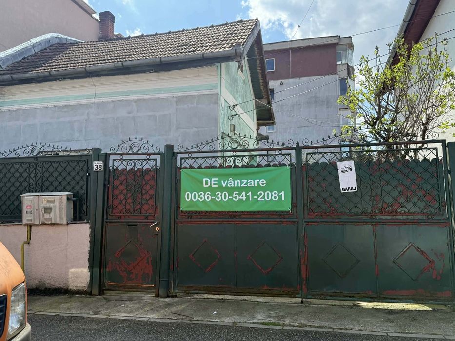 Vand casa pe strada Actorului