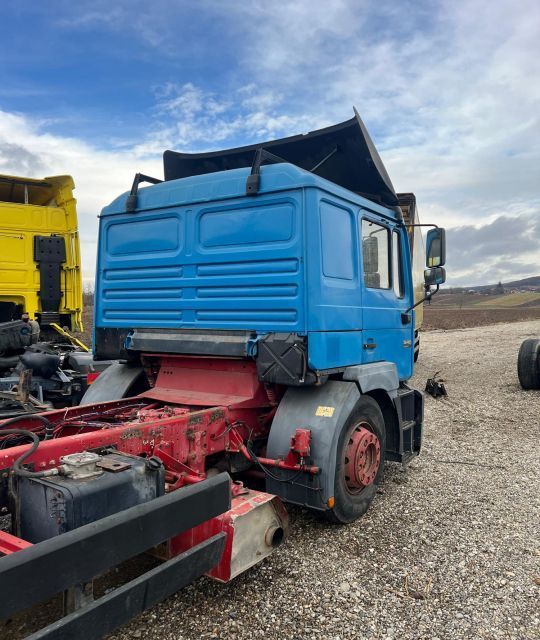Dezmembrez MAN F2000 26.403